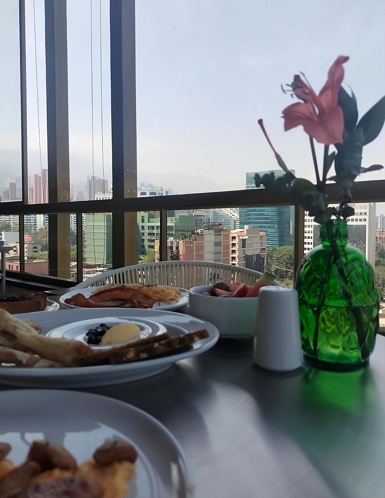 Golden Valley Hotel Μεντεγίν Εξωτερικό φωτογραφία