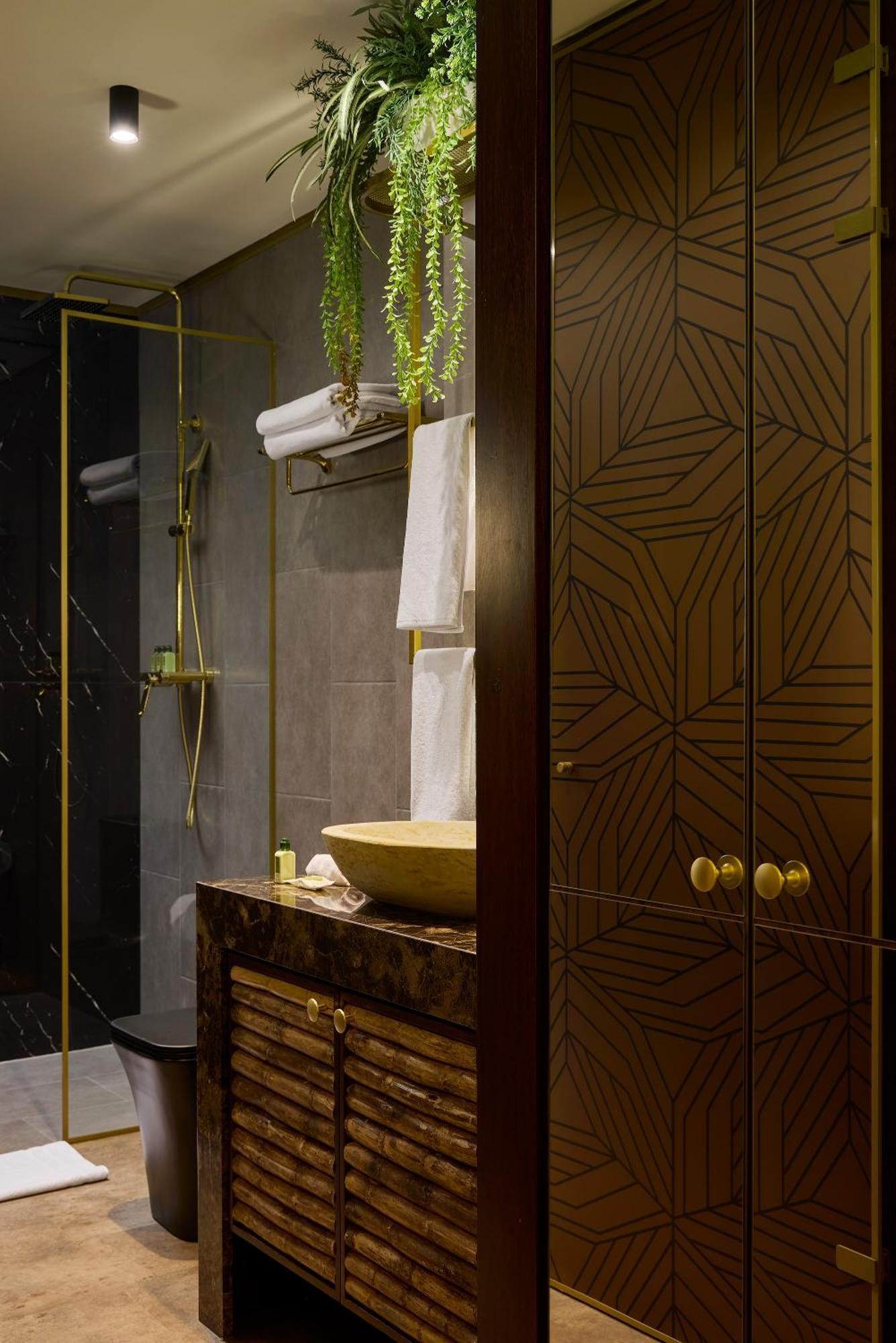 Golden Valley Hotel Μεντεγίν Εξωτερικό φωτογραφία