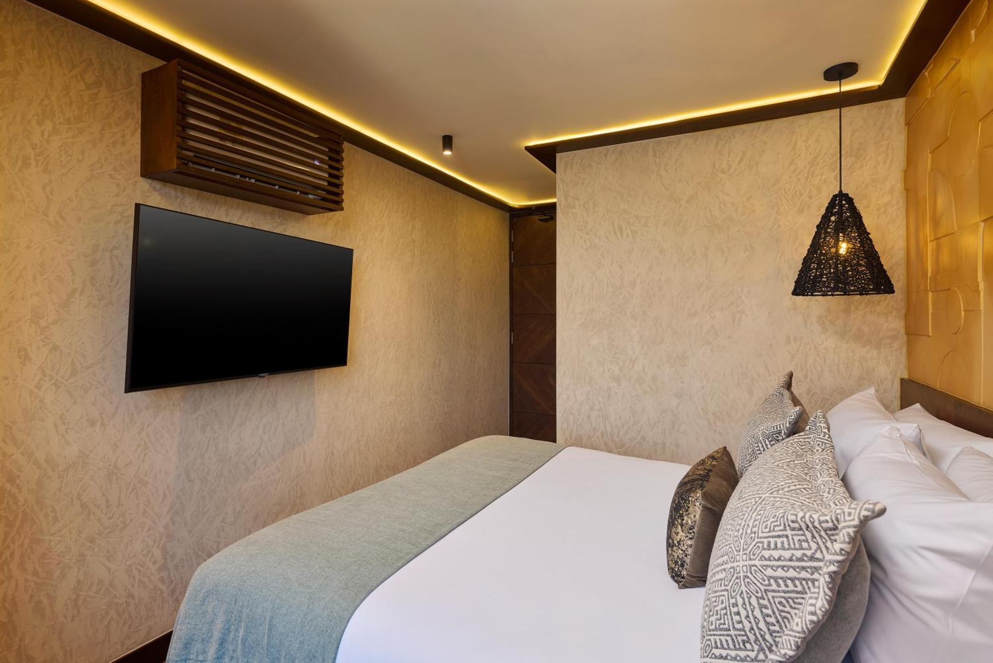 Golden Valley Hotel Μεντεγίν Εξωτερικό φωτογραφία